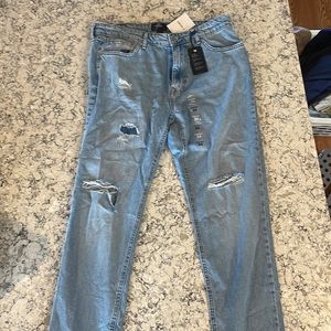 NWT Distressed Forever 21 jeans